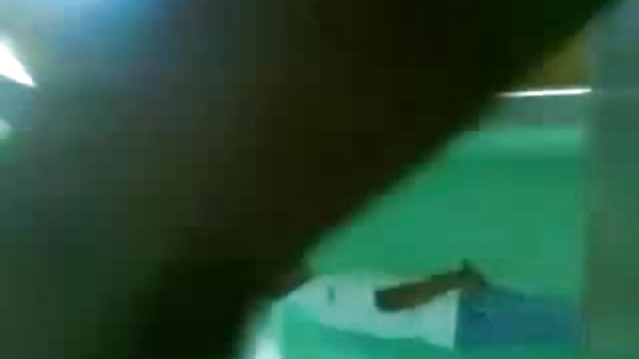 Meşəçinin osurması 19 yaşlı Liz Oceanın incə çəhrayı arxasını dağıtdı