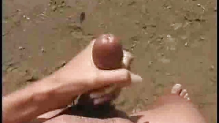 Hiyləgər gözəl Eva Veil porno aktrisa olmağa hazırlaşır və qonşusuna məşq edir