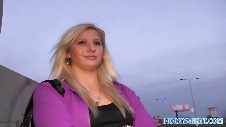 Nadya Basinger köhnə həyat tərzini yenidən alovlandırdı və ikiqat anal üçün qandal sekslə məşğul olmağa gəldi.