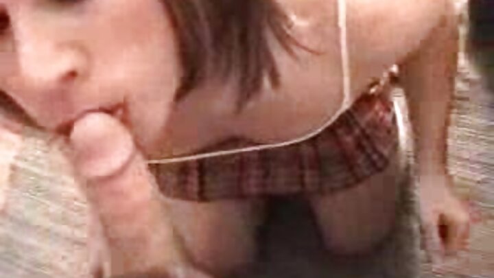 Rus İnstaqram qızı evdə hazırlanmış pornoda böyük məbləğdə rol aldı.