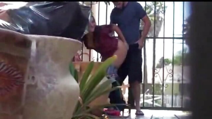 Rus tələbələri sikişir və tam əylənirlər