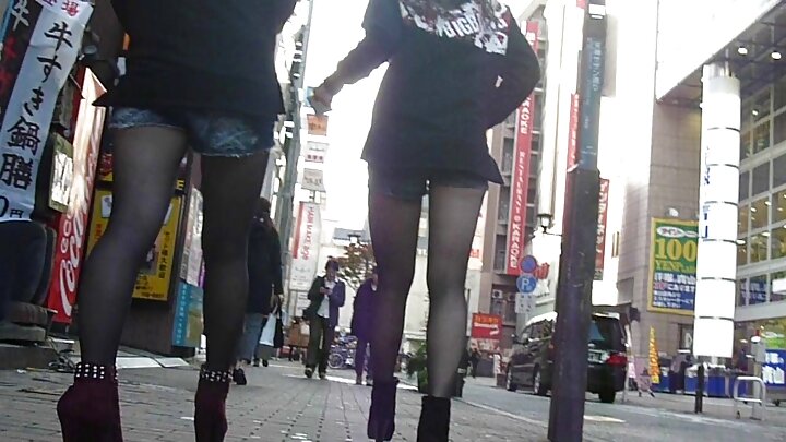 O, oxuyarkən seksual ögey anasını sikdi