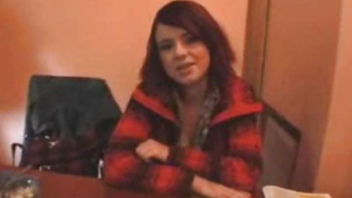 Bu porno qadın ayaqlarına olan sevgi ilə çəkilib.