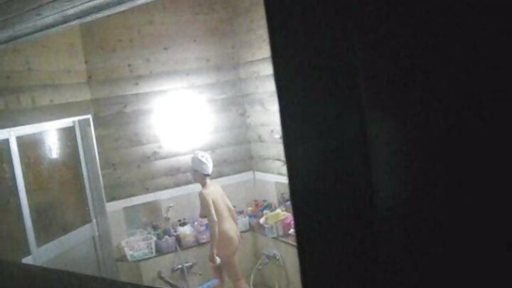 Ögey oğul əri işgüzar səfərdə olarkən seksual anasından seks oyuncağı kimi istifadə etdi.