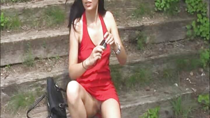 Milanın ağzında sperma çubuğu. Çox ləzzətlidir.